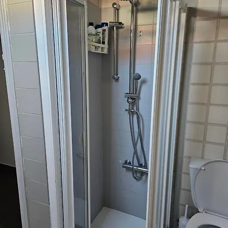 Apartamento En Vivienda Unifamiliar, Con Posibilidad De Plaza De Garaje *