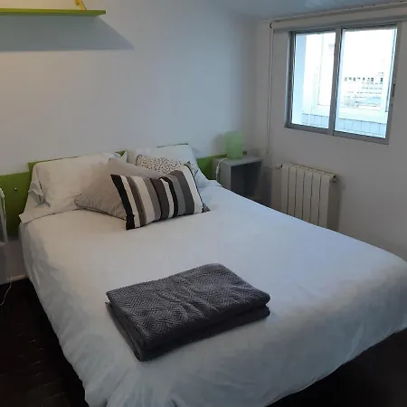 Apartamento En Vivienda Unifamiliar, Con Plaza De Garaje *