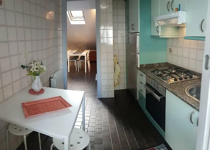 Apartamento En Vivienda Unifamiliar, Con Plaza De Garaje