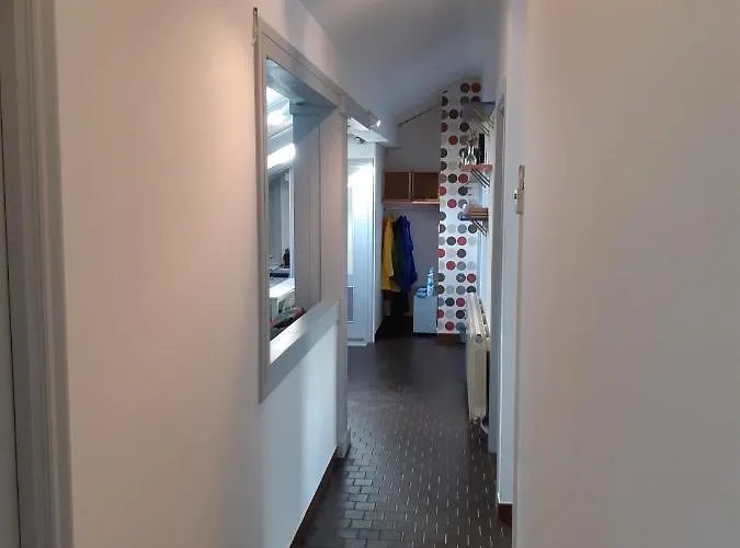 Apartamento En Vivienda Unifamiliar, Con Plaza De Garaje Apartamento *